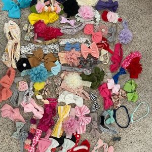 102 hair bows for sale. Variety of brands, festive and everyday bows included